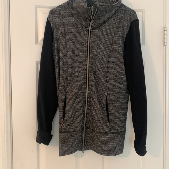 lululemon jacket - Picture 2 of 6